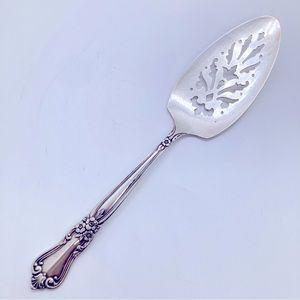 WM.A. Rogers Oneida Pie Cake Server Serving Utensil ~” Long Party Event Dinner